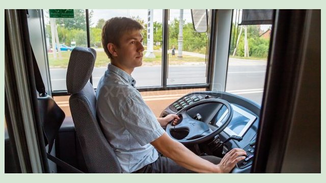 На учебных курсах водителей учат управлять троллейбусами с автономным ходом На учебных курсах водителей учат управлять троллейбусами с автономным ходом