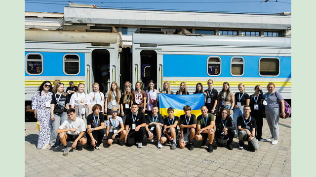 На відпочинок до Великої Британії вирушили 24 дитини з Харківської області На відпочинок до Великої Британії вирушили 24 дитини з Харківської області
