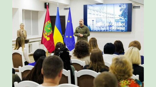 Начальник Харківської ОВА Олег Синєгубов привітав держслужбовців області з професійним святом Начальник Харківської ОВА Олег Синєгубов привітав держслужбовців області з професійним святом