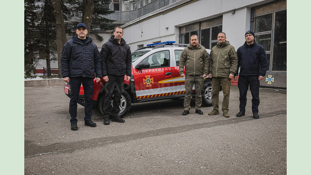 Надзвичайникам Куп’янщини передали новий позашляховик