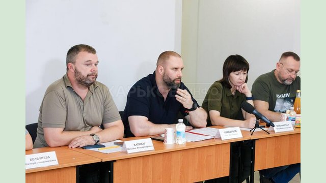 Несмотря на боевые действия аграрии Харьковщины, уже собрали 173 тысячи тонн зерна нового урожая Несмотря на боевые действия аграрии Харьковщины, уже собрали 173 тысячи тонн зерна нового урожая