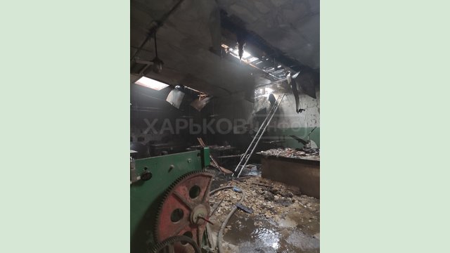 Новобаварский район: спасатели потушили пожар на производственном объекте Новобаварский район: спасатели потушили пожар на производственном объекте