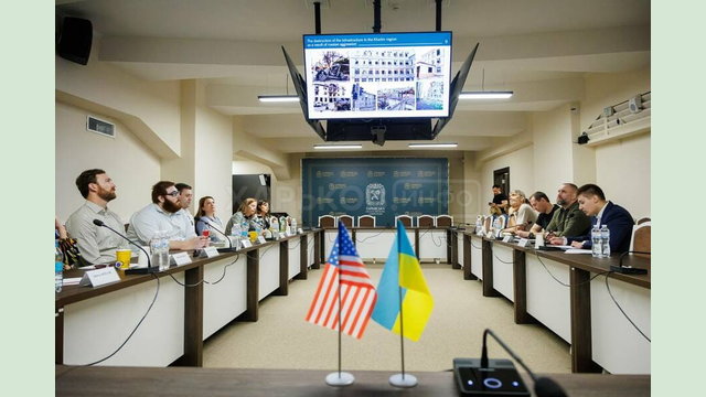 Олег Синєгубов провів робочу зустріч із делегацією керівних працівників апаратів членів Палати представників США Олег Синєгубов провів робочу зустріч із делегацією керівних працівників апаратів членів Палати представників США
