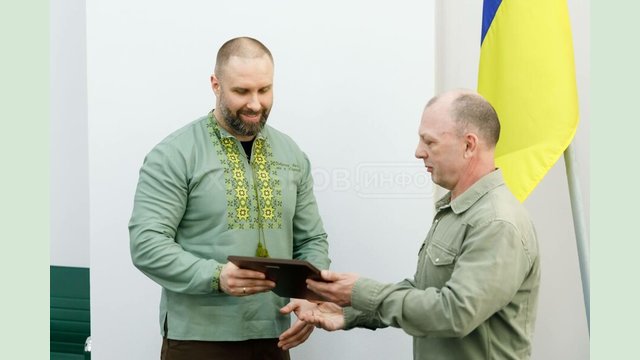 Олег Синєгубов відзначив харківських спортсменів – переможців змагань з пауерліфтингу Олег Синєгубов відзначив харківських спортсменів – переможців змагань з пауерліфтингу