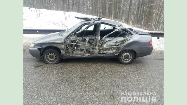 Полицейские Харькова устанавливают обстоятельства ДТП на окружной дороге Полицейские Харькова устанавливают обстоятельства ДТП на окружной дороге
