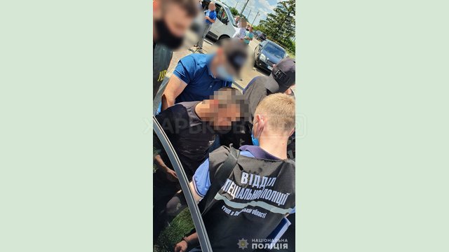Полицейские Харьковщины разоблачили мужчину в предоставлении неправомерной выгоды военному должностному лицу Полицейские Харьковщины разоблачили мужчину в предоставлении неправомерной выгоды военному должностному лицу
