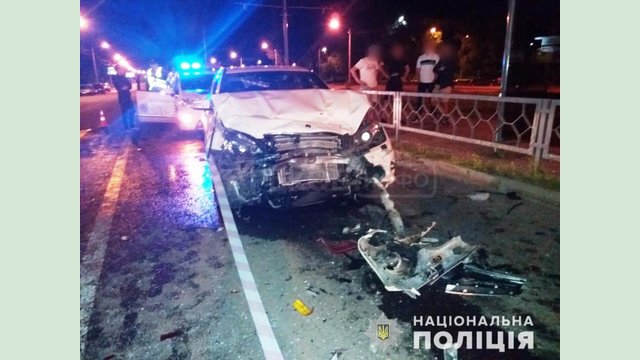 Полицейские устанавливают обстоятельства ДТП на проспекте Науки в Харькове Полицейские устанавливают обстоятельства ДТП на проспекте Науки в Харькове