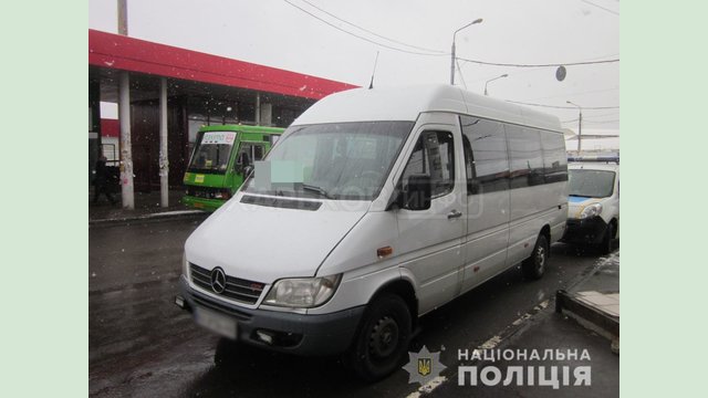 Полицейские устанавливают обстоятельства конфликта в Киевском районе Харькова между водителями маршруток Полицейские устанавливают обстоятельства конфликта в Киевском районе Харькова между водителями маршруток