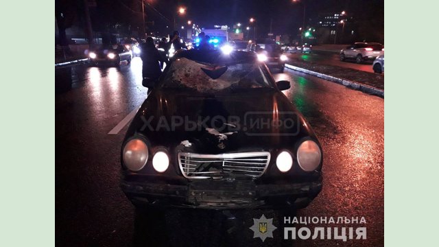 Полиция выясняет обстоятельства аварии в Слободском районе Харькова Полиция выясняет обстоятельства аварии в Слободском районе Харькова