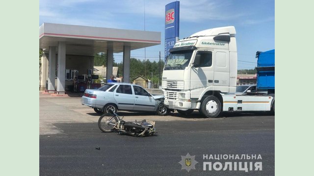 Полиция выясняет обстоятельства ДТП со смертельным исходом на Харьковщине