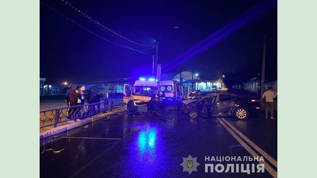 Полиция выясняет обстоятельства ДТП, в результате которого травмировались три человека Полиция выясняет обстоятельства ДТП, в результате которого травмировались три человека