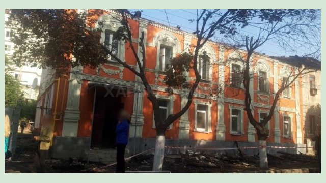 Пострадавший от пожара дом на улице Конторской приводят в порядок Пострадавший от пожара дом на улице Конторской приводят в порядок