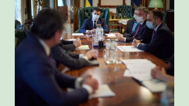 Президент поручил правительству подготовить решение о прекращении авиасообщения между Украиной и Беларусью Президент поручил правительству подготовить решение о прекращении авиасообщения между Украиной и Беларусью