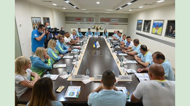 Президент с супругой встретились со спортсменами, которые будут представлять Украину на 32-х летних Олимпийских играх в Токио Президент с супругой встретились со спортсменами, которые будут представлять Украину на 32-х летних Олимпийских играх в Токио