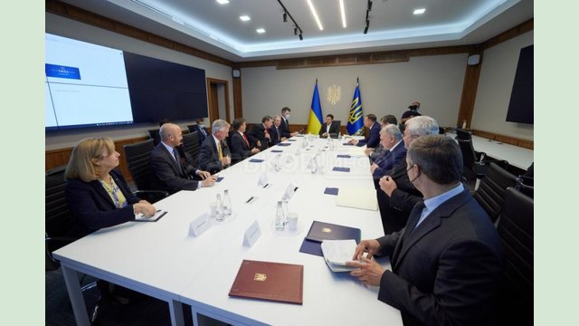 Президент Украины встретился с делегацией Конгресса США Президент Украины встретился с делегацией Конгресса США