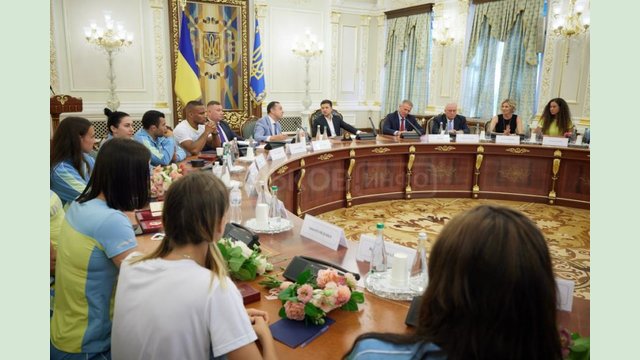 Президент встретился со спортсменами - победителями и призерами Олимпиады в Токио и их тренерами Президент встретился со спортсменами - победителями и призерами Олимпиады в Токио и их тренерами