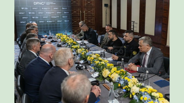 Президент зустрівся з керівництвом провідних оборонних компаній світу Президент зустрівся з керівництвом провідних оборонних компаній світу