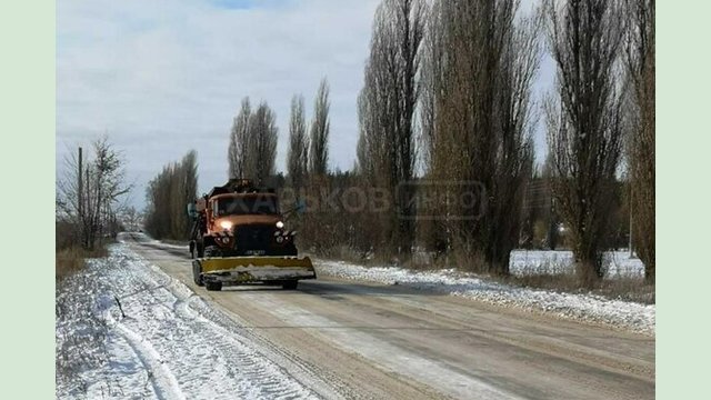Протягом доби на Харківщині розчистили приблизно 500 кілометрів автодоріг