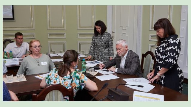 Ремонт дорог и кровель - Игорь Терехов встретился с харьковчанами Ремонт дорог и кровель - Игорь Терехов встретился с харьковчанами