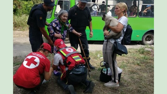 С временно оккупированных территорий Харьковщины эвакуировали 809 украинцев, из них - 243 ребенка