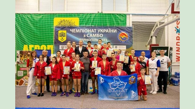 Самбісти - юніори з Харківщини вибороли 8 медалей чемпіонату України