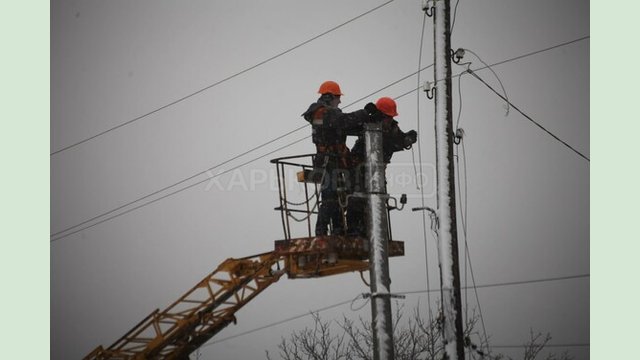 Ще в одне деокуповане село Дергачівської громади частково повернули світло