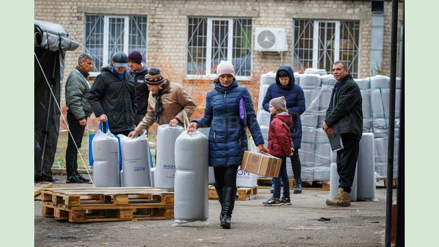 «Щодня евакуйовуємо більше ста людей з небезпечних територій Харківщини», - Олег Синєгубов