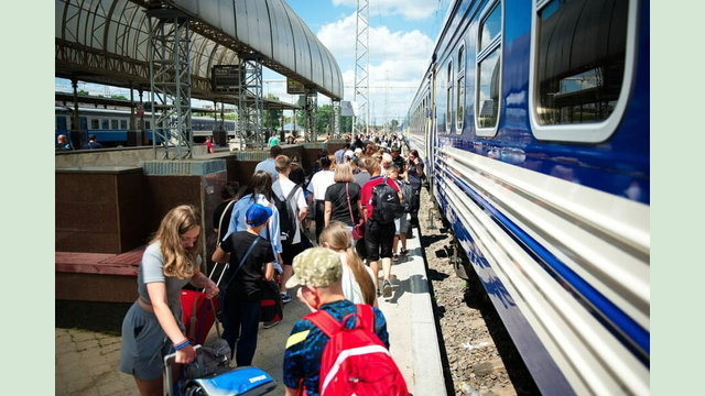 Сім’ї з Харківщини відправили до санаторію у Волинській області Сім’ї з Харківщини відправили до санаторію у Волинській області