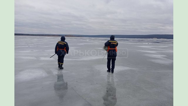 Сотрудники ДСНС и Нацполиции продолжают поиски пропавшего рыбака