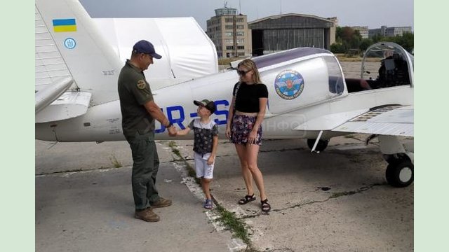 Сын погибшего десантника из Харьковщины Дмитрия Приходько поднялся в небо над Харьковом