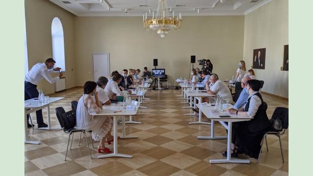 Глава ХОГА и нардепы обсудили с деятелями культуры изменения, которые необходимо внести в законодательство Глава ХОГА и нардепы обсудили с деятелями культуры изменения, которые необходимо внести в законодательство