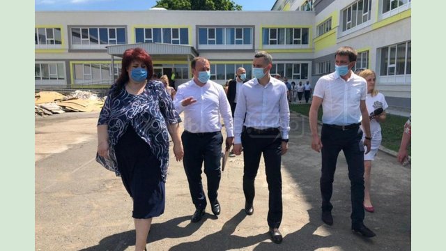 Ремонт в Краснопавловском лицее закончат до 1 сентября