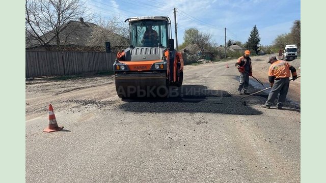 У деокупованих районах Харківської області відновлюють місцеві дороги