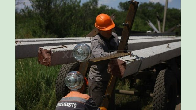 У деокупованому селі Велика Комишуваха повернули світло більшості споживачів