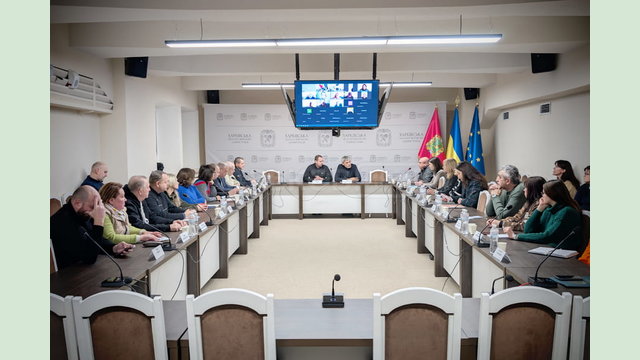 У Харківській ОВА обговорили питання безпеки та безбарʼєрності на підприємствах