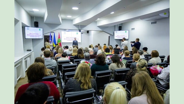 У Харківській ОВА привітали працівників Держаудитслужби області з професійним святом