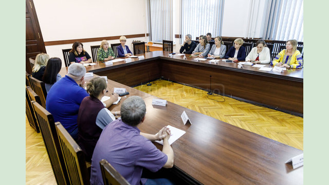 У ХОВА відбулося перше засідання Ради з питань внутрішньо переміщених осіб У ХОВА відбулося перше засідання Ради з питань внутрішньо переміщених осіб