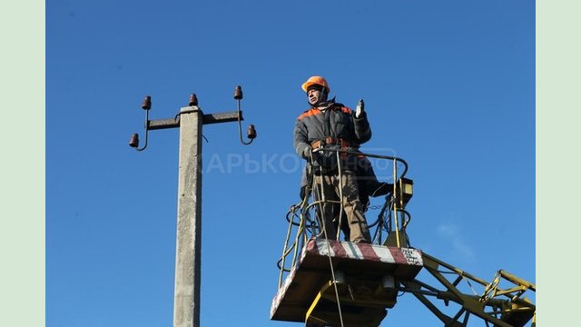У районах Харківської області відновлюють мережу електропостачання та газопроводів У районах Харківської області відновлюють мережу електропостачання та газопроводів