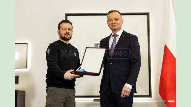У Варшаві Анджей Дуда вручив Володимиру Зеленському найвищу державну нагороду Польщі – орден Білого Орла