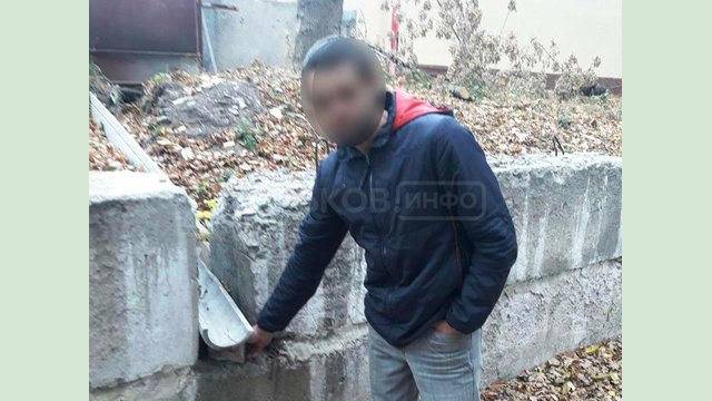 В Балаклейском районе полицейские перекрыли канал сбыта наркотиков В Балаклейском районе полицейские перекрыли канал сбыта наркотиков