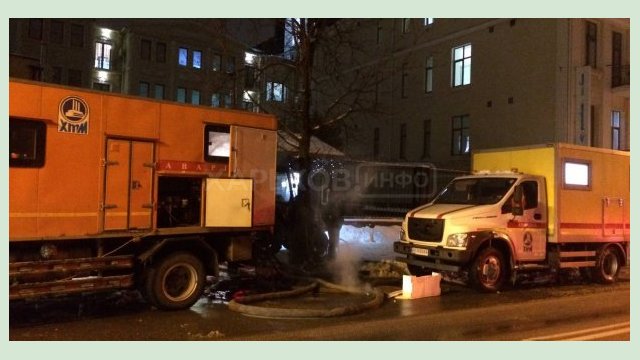 В центре города устраняют порыв на теплотрассе В центре города устраняют порыв на теплотрассе