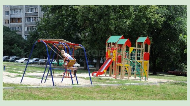 В городе открыли еще одну детскую площадку В городе открыли еще одну детскую площадку
