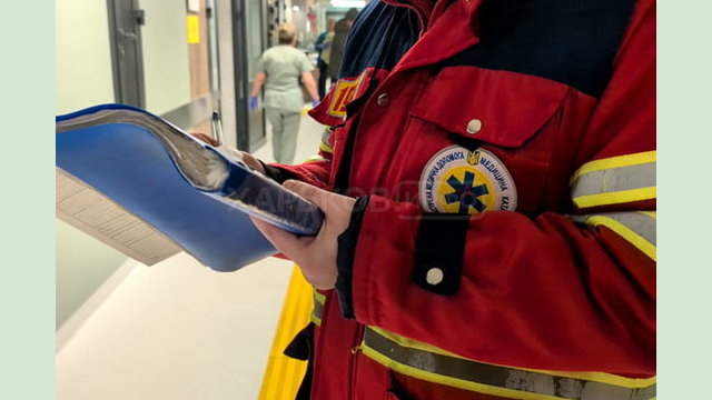 В Харківській ОКЛ надають допомогу пораненим внаслідок атаки ворога на цивільне авто