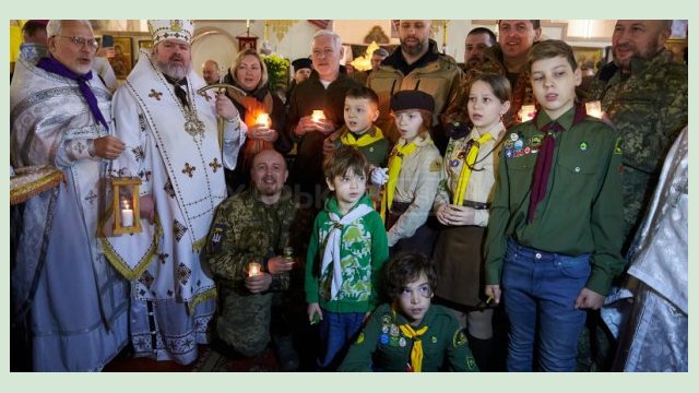 В Харьков привезли Вифлеемский огонь мира