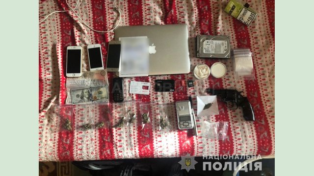 В Харькове полицейские пресекли деятельность Интернет-магазина по продаже наркотических веществ (ОБНОВЛЕНО) В Харькове полицейские пресекли деятельность Интернет-магазина по продаже наркотических веществ (ОБНОВЛЕНО)