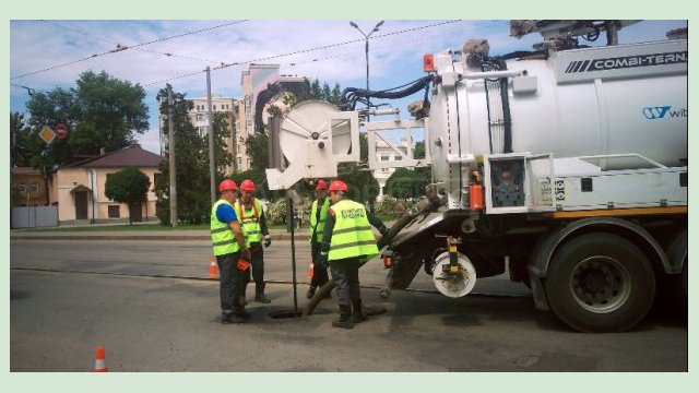 В Харькове прочистили более 460 километров сетей водоотведения