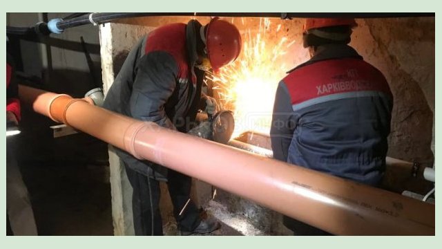 В Харькове продолжают капитально восстанавливать внутридомовые коммуникации В Харькове продолжают капитально восстанавливать внутридомовые коммуникации