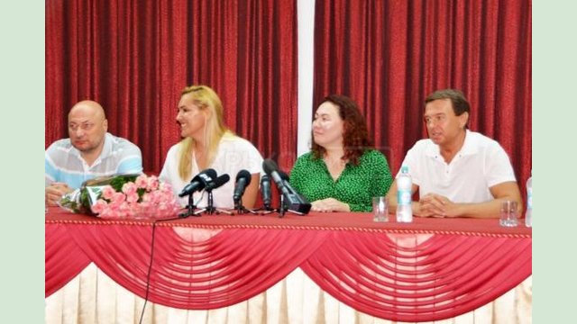 В Харькове реализуют соцпроект - всеукраинский турнир по плаванию для детей из льготных категорий В Харькове реализуют соцпроект - всеукраинский турнир по плаванию для детей из льготных категорий