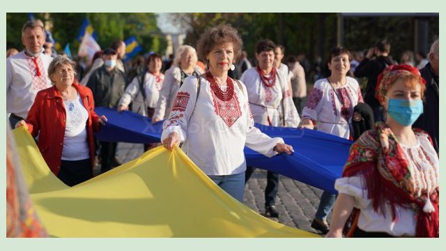 В Харькове состоялся парад вышиванок В Харькове состоялся парад вышиванок
