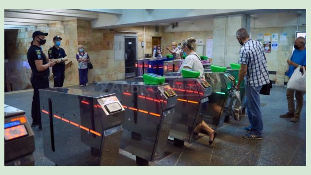 В Харькове усилили контроль за соблюдением масочного режима В Харькове усилили контроль за соблюдением масочного режима